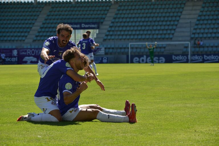 Palencia Cristo Atlético contra Mirandés B. Fotografía: Julio Robles