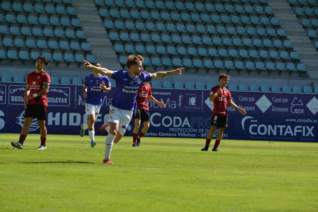 Palencia Cristo Atlético contra Mirandés B. Fotografía: Julio Robles