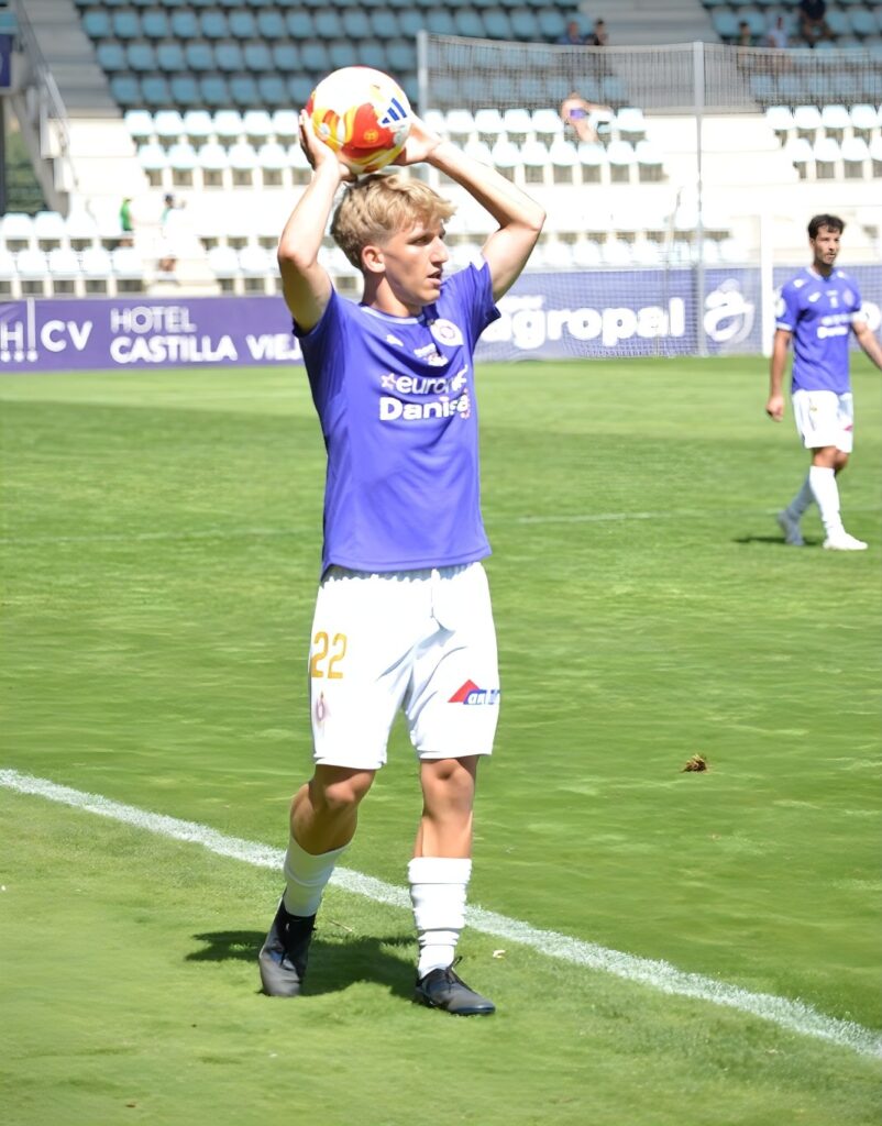 Palencia Cristo Atlético contra Racing B. Fotografía: Julio Robles