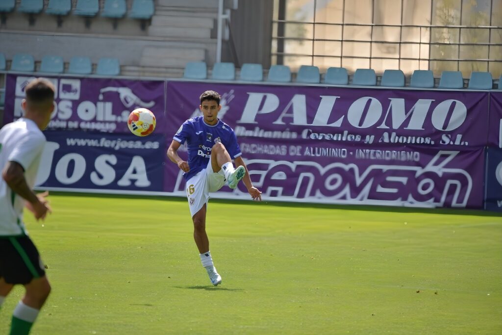 Palencia Cristo Atlético contra Racing B. Fotografía: Julio Robles