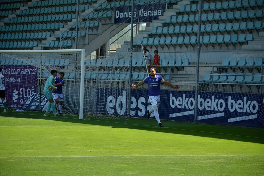 Palencia Cristo Atlético contra Racing B. Fotografía: Julio Robles