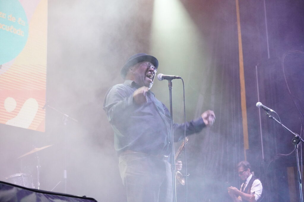 Palencia en Negro dio inicio con Barrence Whitfield. Fotografía: Sergio Lozano