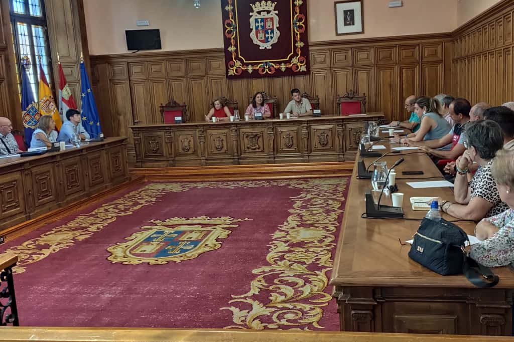 Reunión entre Ayuntamiento y Asociaciones de Vecinos