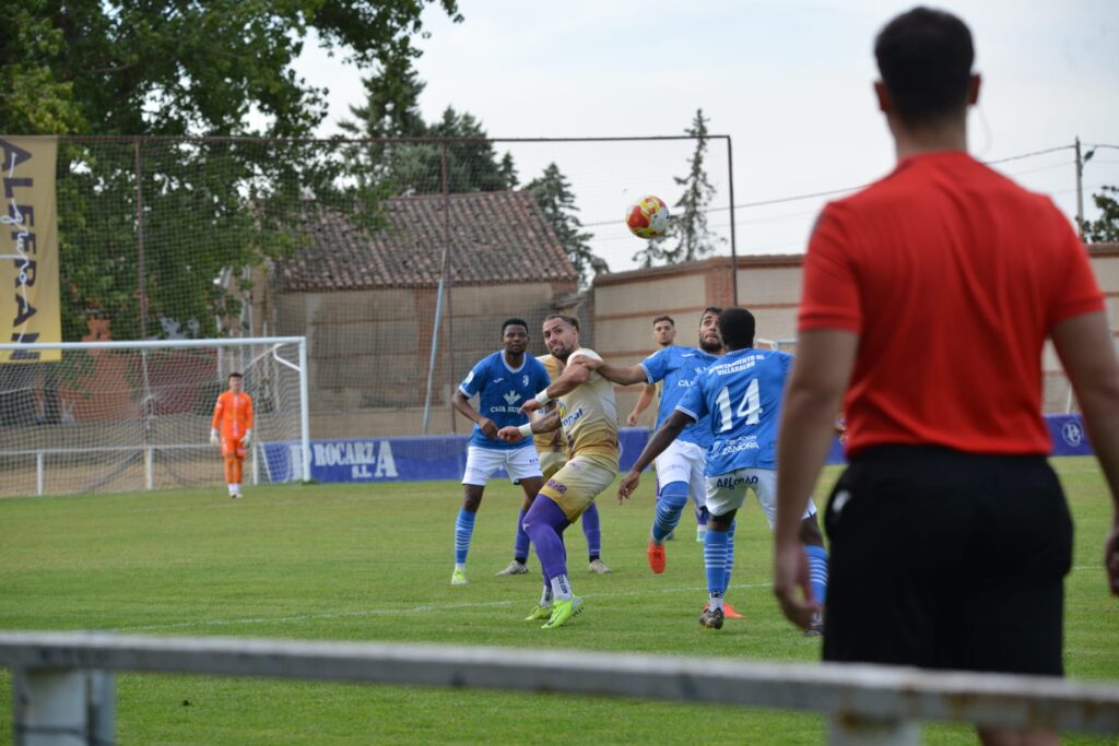 Villaralbo contra Palencia Cristo Atlético. Fotografía: Julio Robles