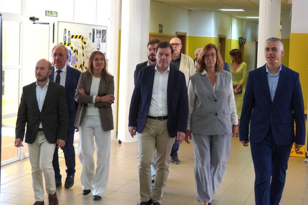 Visita de Fernández Mañueco al IESO Canal de Castilla - Inauguración Curso 2025-2026. A. Acitores