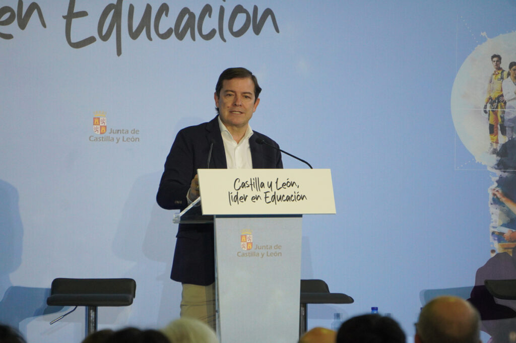 Visita de Fernández Mañueco al IESO Canal de Castilla - Inauguración Curso 2025-2026. A. Acitores