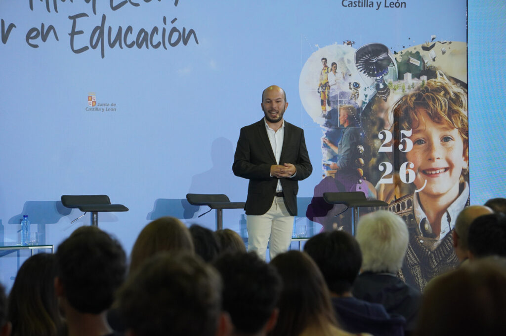 Visita de Fernández Mañueco al IESO Canal de Castilla - Inauguración Curso 2025-2026. A. Acitores