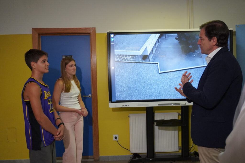Visita de Fernández Mañueco al IESO Canal de Castilla - Inauguración Curso 2025-2026. A. Acitores