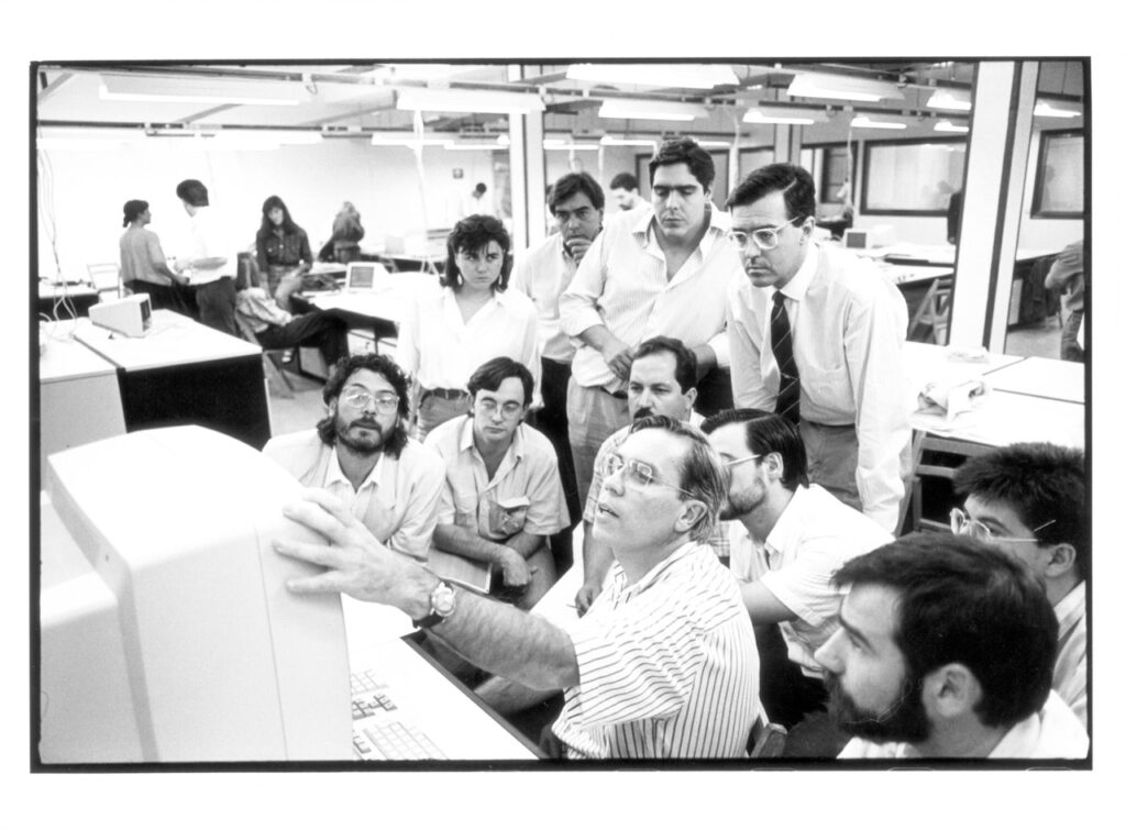 Lucía Méndez recibiendo un premio de periodismo en Palencia