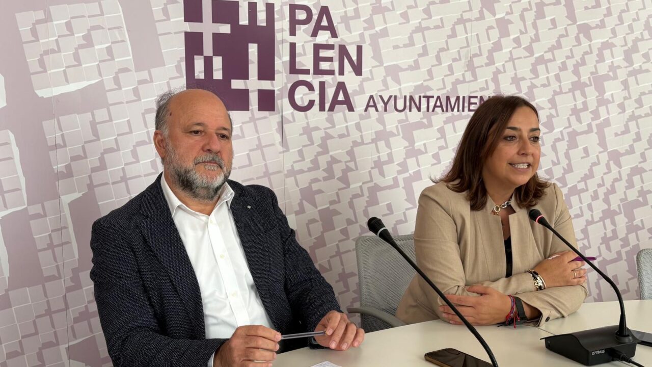 Rueda de prensa sobre la propuesta de ordenanzas fiscales para 2026 en el Ayuntamiento de Palencia