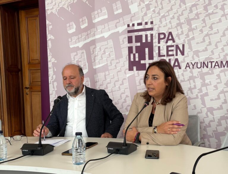 Rueda de prensa sobre la propuesta de ordenanzas fiscales para 2026 en el Ayuntamiento de Palencia