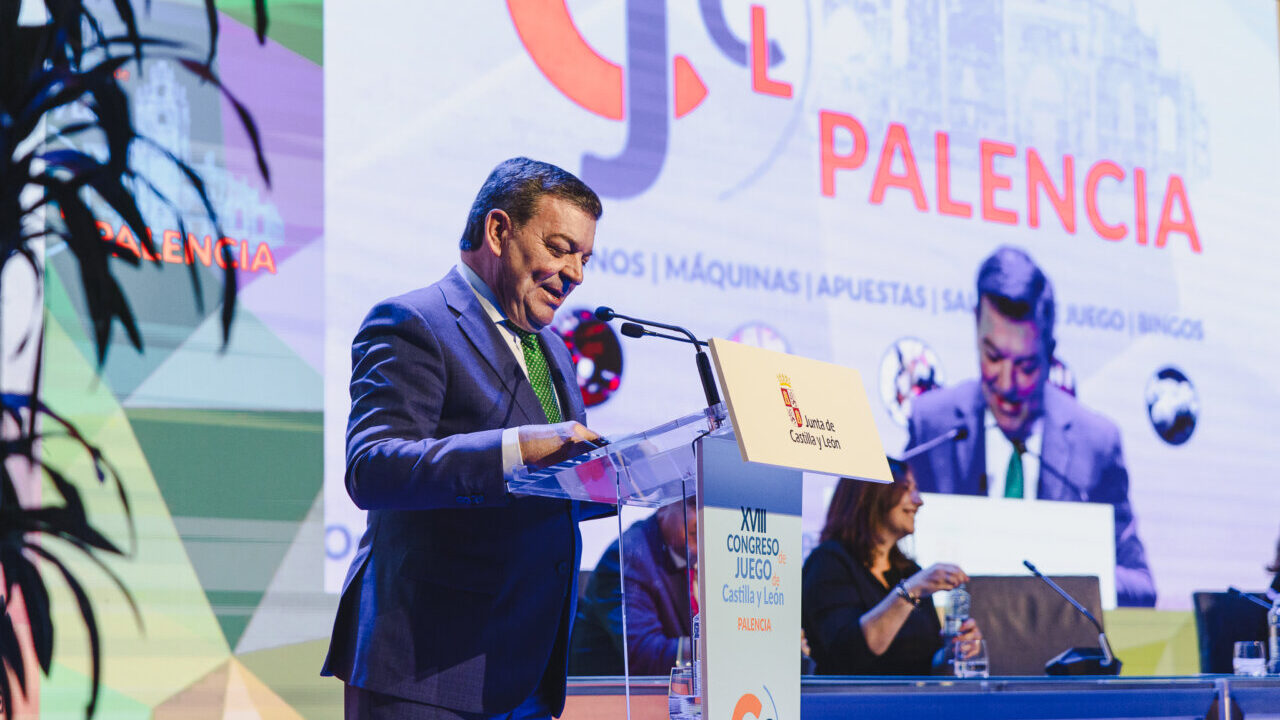 Luis Miguel González Gago durante el XVIII Congreso de Juego en Palencia