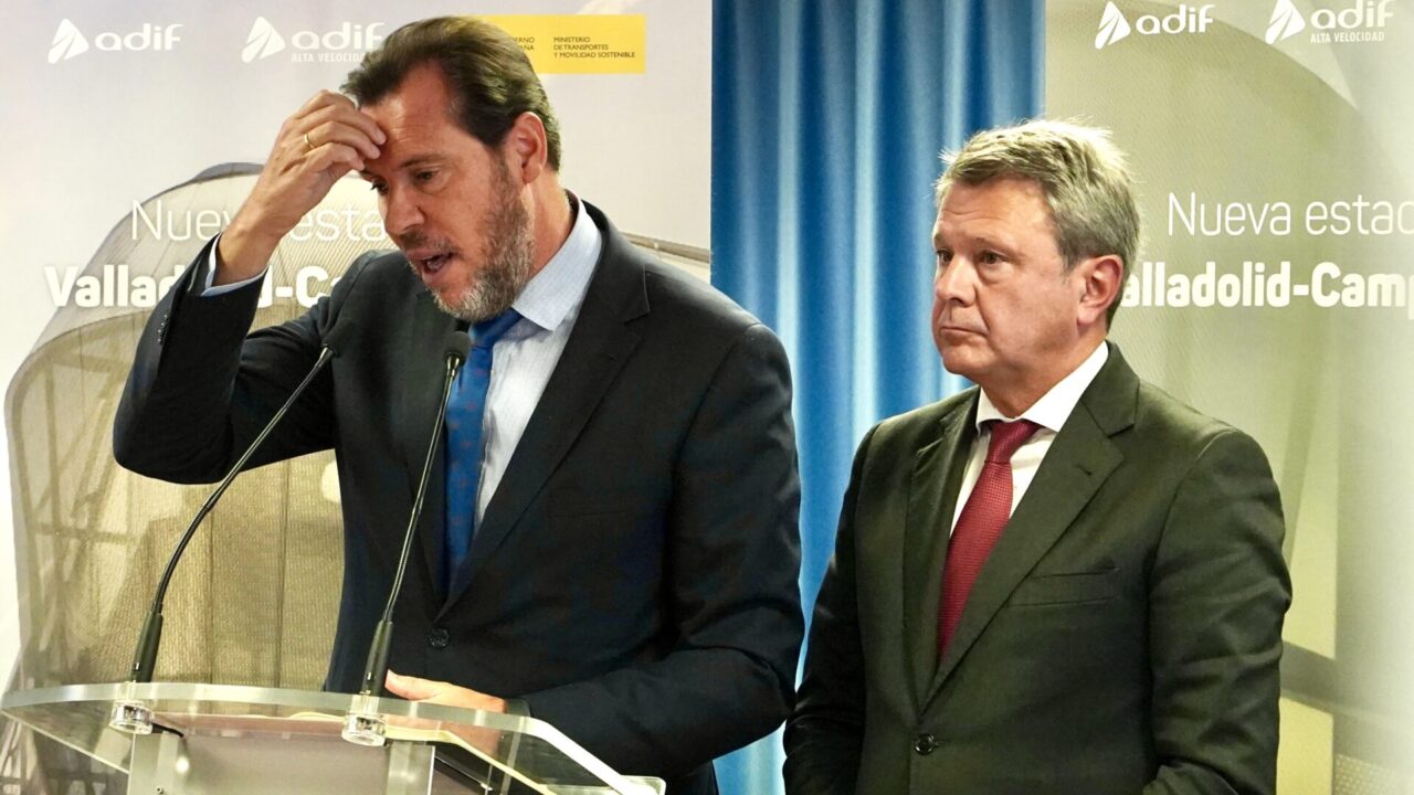 El ministro de Transportes, Óscar Puente, tras la reunión. / Miriam Chacón (ICAL)