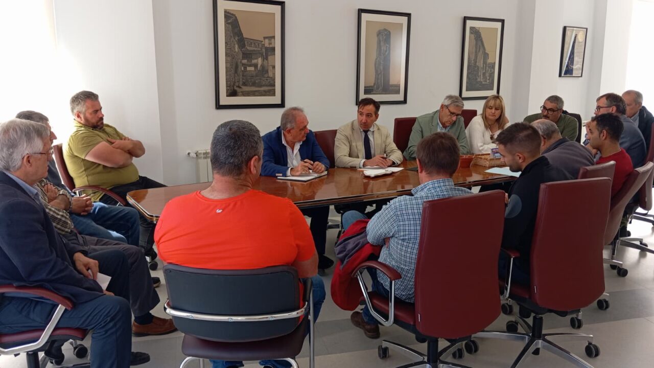 20251006 DTPA IMG Reunión ayudas agricultura Guardo (1)