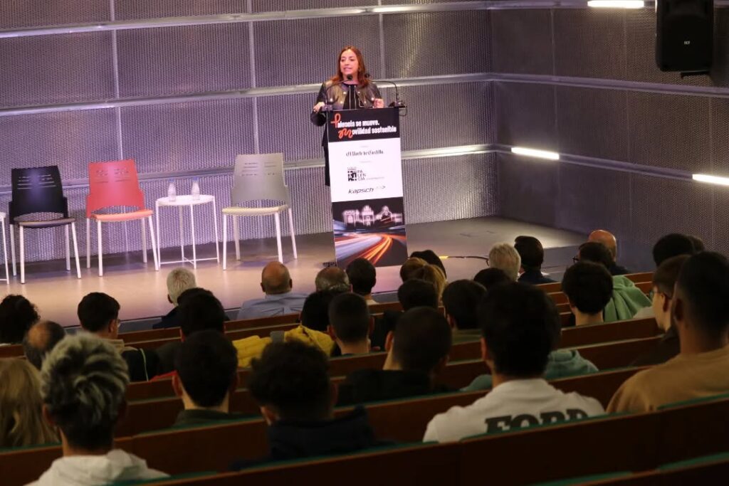 Miriam Andrés hablando sobre la Zona de Bajas Emisiones en Palencia