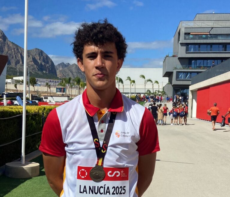 Diego Zorita, campeón de España y récord nacional en el relevo 4x100