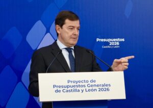 El presidente de la Junta de Castilla y León, Alfonso Fernández Mañueco, comparece en rueda de prensa. Fotografía: Leticia Pérez (ICAL)