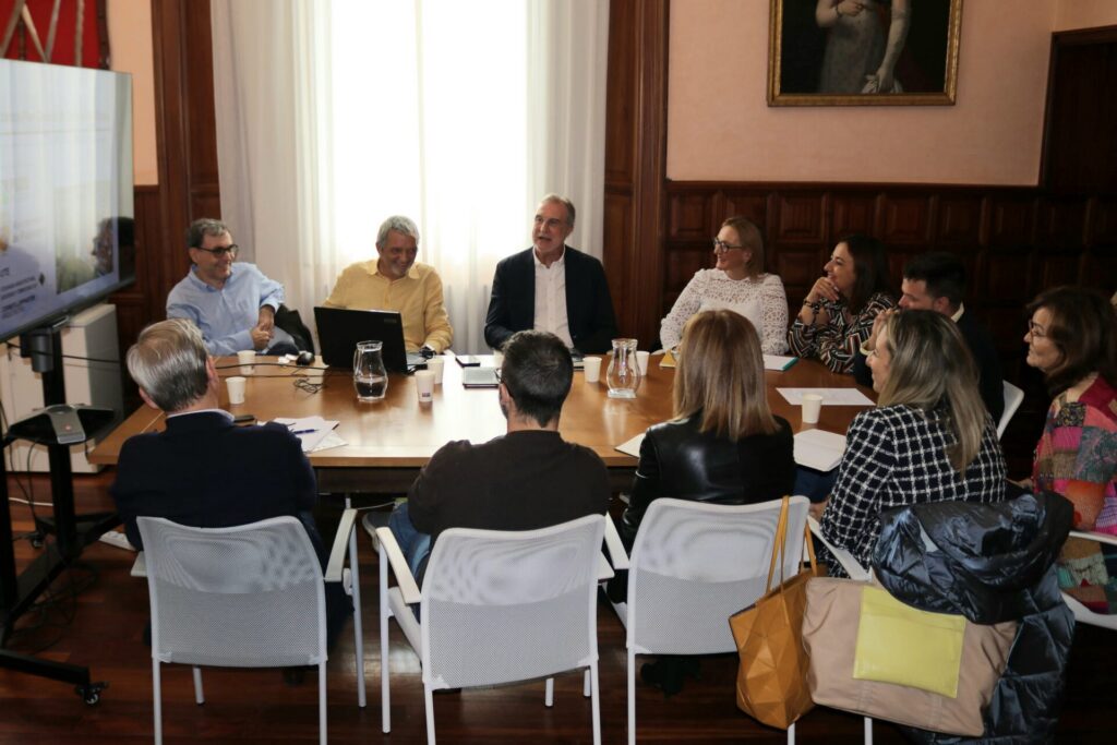 El Ayuntamiento acoge la primera de las reuniones de la Comisión de Seguimiento Político del PGOU