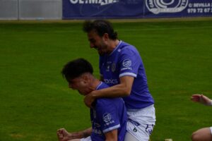 Bruno y Felipe celebrando un gol contra el Santa Marta. Fotografía: Julio Robles