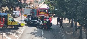Un conductor herido en Palencia tras una colisión frontal entre dos turismos