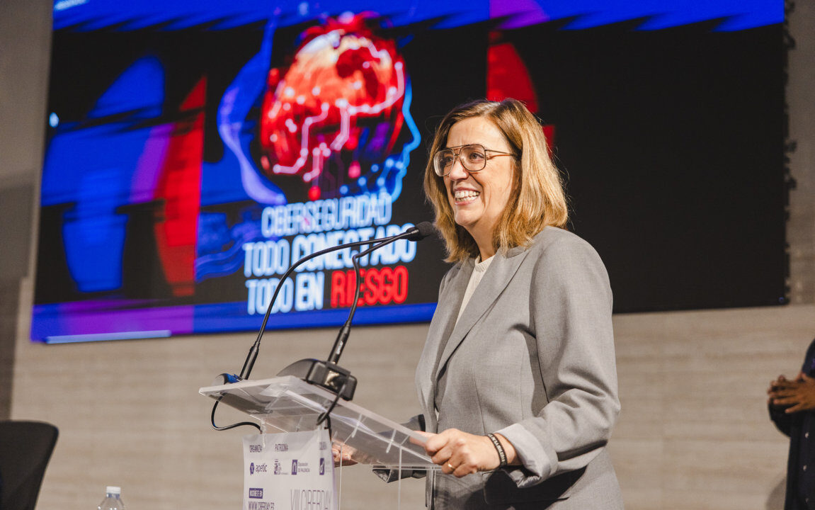 La presidenta de la Diputación de Palencia en el VIII Ciberday