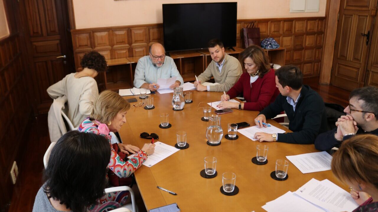 Reunión del Ayuntamiento de Palencia sobre obras del aparcamiento del Otero.