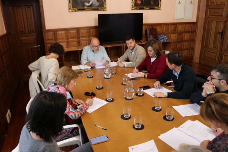 Reunión del Ayuntamiento de Palencia sobre obras del aparcamiento del Otero.
