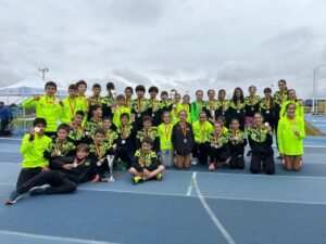 Equipo de atletismo Puentecillas con medallas en competición