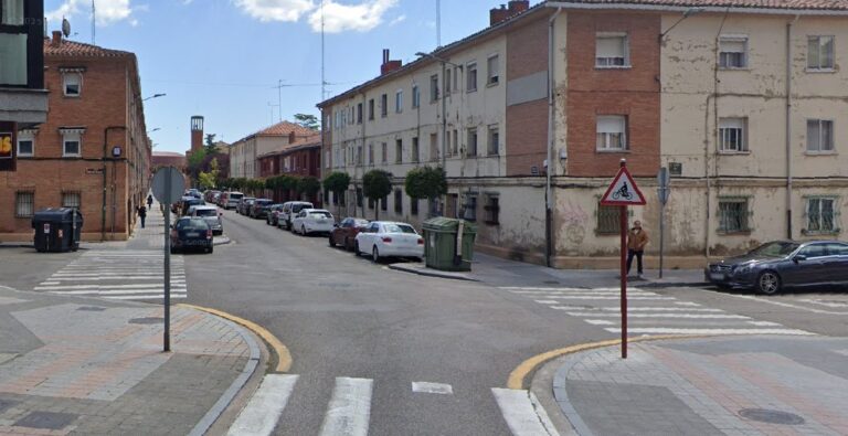 Vista de la calle Tomillo en el barrio de San Juanillo, Palencia.