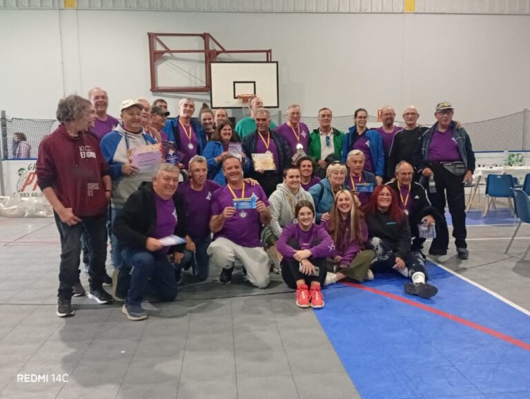 Grupo de la delegación palentina con medallas en Íscar