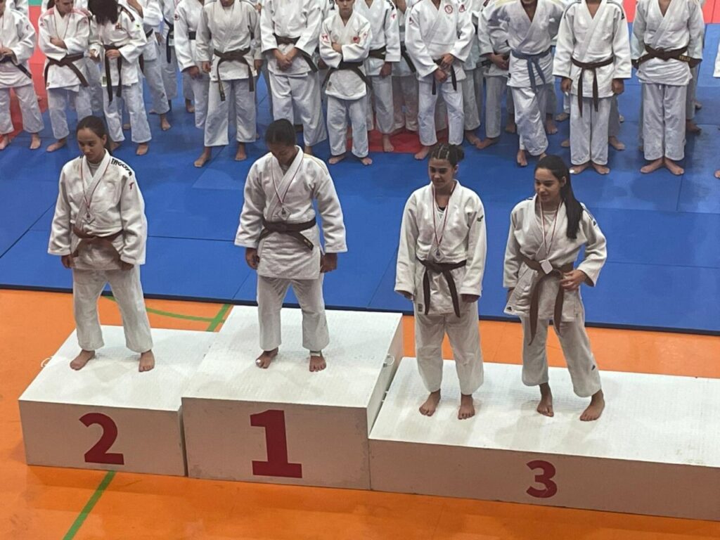 Judocas del Judo Club Palencia en el podio de una competición