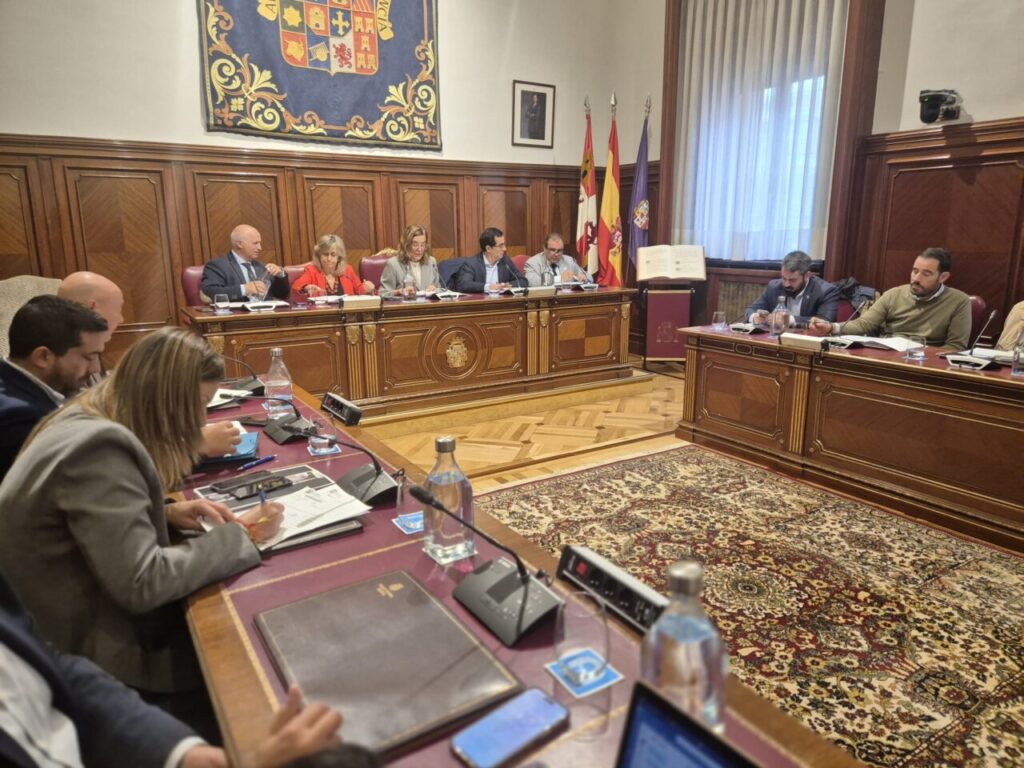 Reunión del Pleno de la Diputación de Palencia en octubre