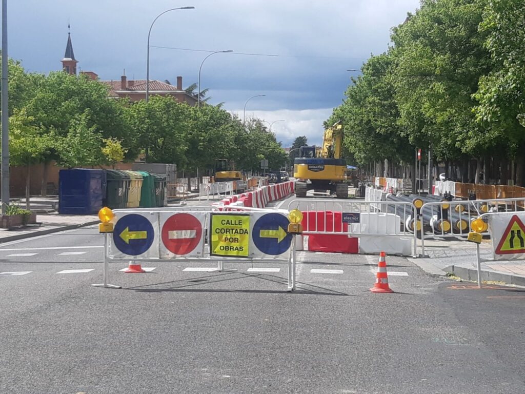 Obras en la calle para la nueva red de calor en Aguilar de Campoo