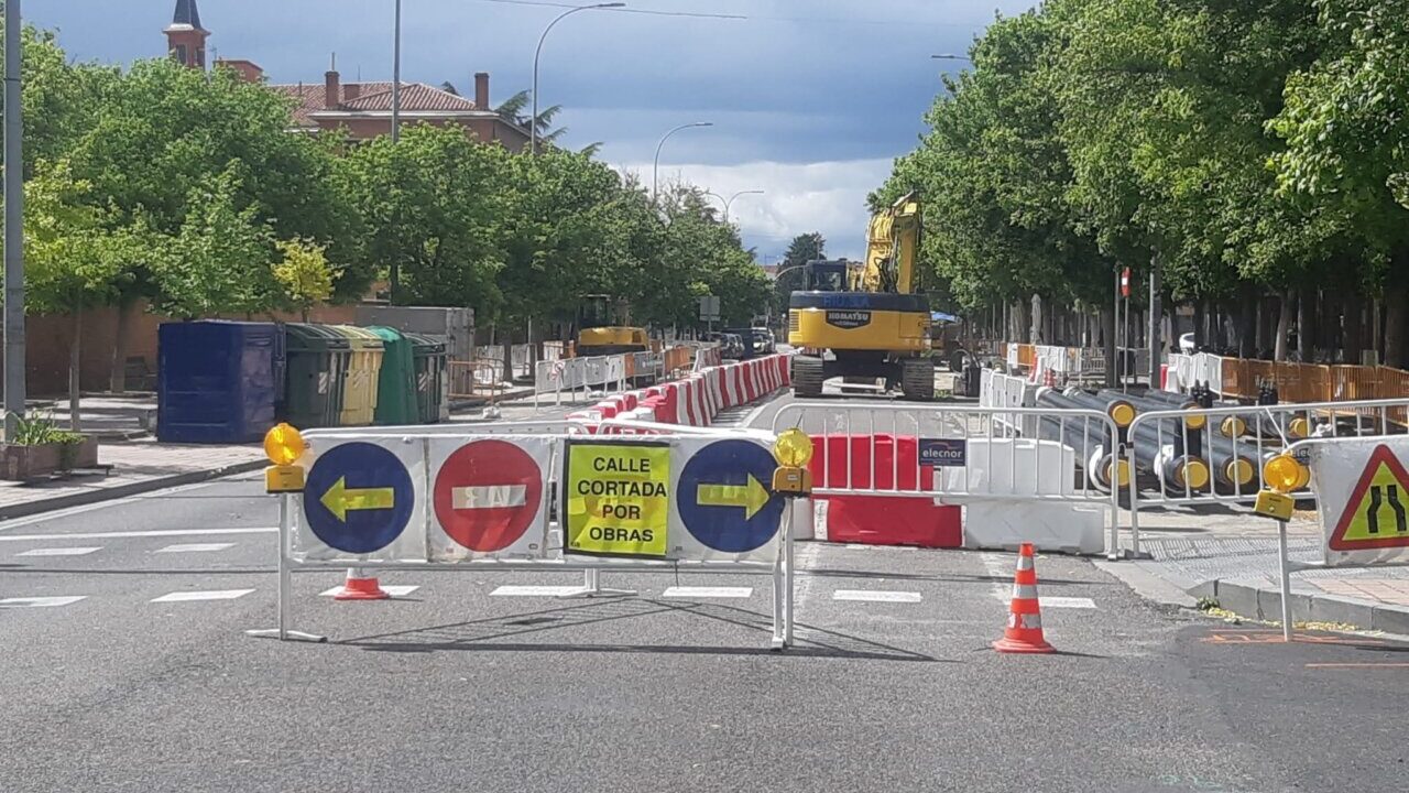 Obras en la calle para la nueva red de calor en Aguilar de Campoo
