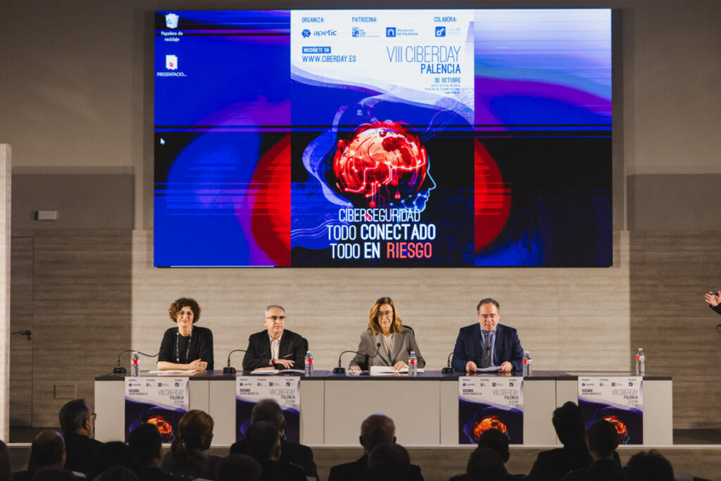 Panel de inauguración del VIII Ciberday en Palencia con ponentes