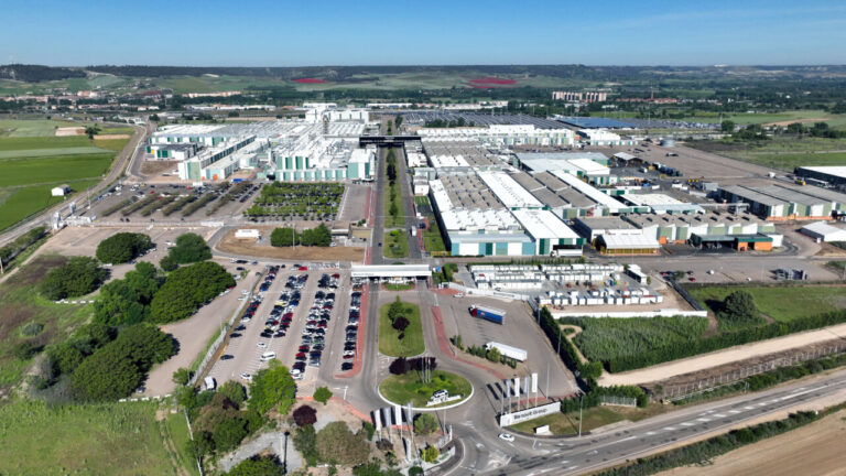 Vista aérea de la factoría de Renault en Palencia, España.