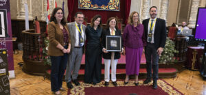 Grupo de personas en evento de periodismo en Palencia