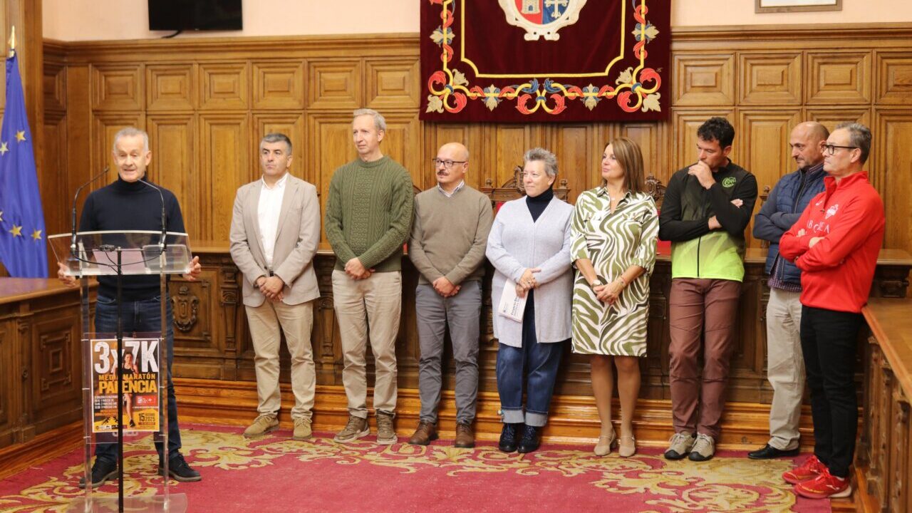 Presentación de la carrera 3x7 Ciudad de Palencia con varios organizadores
