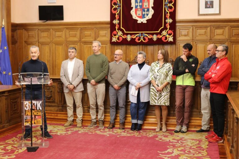 Presentación de la carrera 3x7 Ciudad de Palencia con varios organizadores