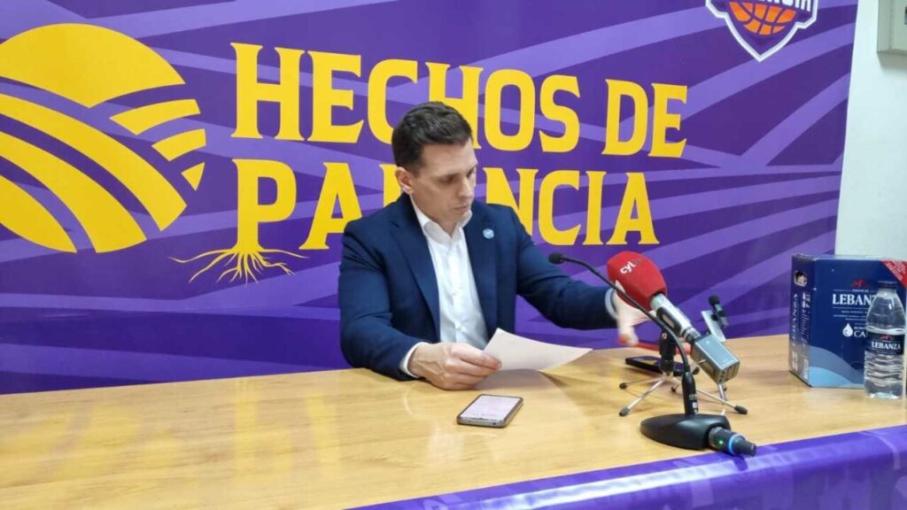 Entrenador del HLA Alicante en rueda de prensa tras partido