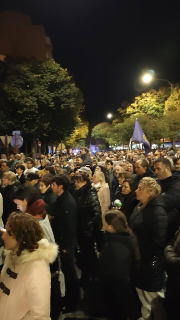 Concentración masiva en Palencia por el soterramiento de las vías.