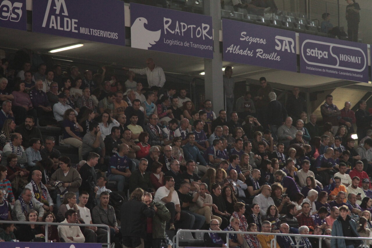 Aficionados en un evento deportivo en Palencia