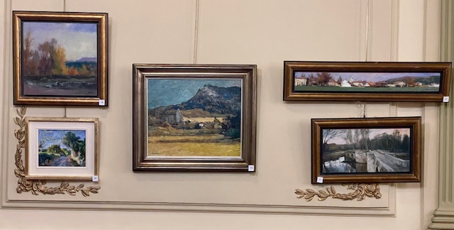 Cuadros de la exposición Estampas palentinas de José Luis Onecha en el Casino de Palencia