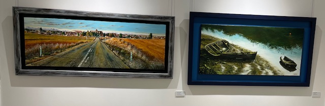 Pinturas de una exposición en el Ateneo de Palencia
