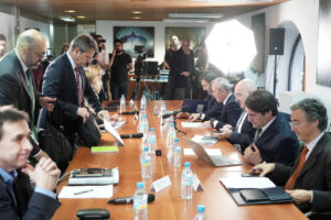 Reunión de representantes de Adif y autoridades en Valladolid