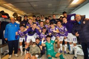 Jugadores del CD Becerril celebrando en el vestuario tras un partido