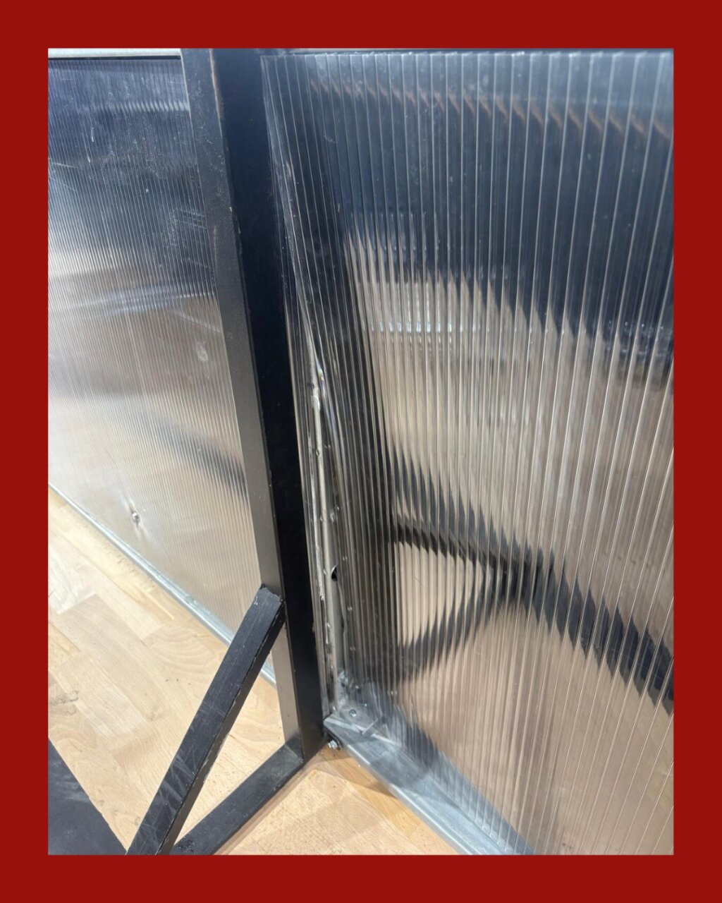 Pantallas LED dañadas en el pabellón del Estudiantes