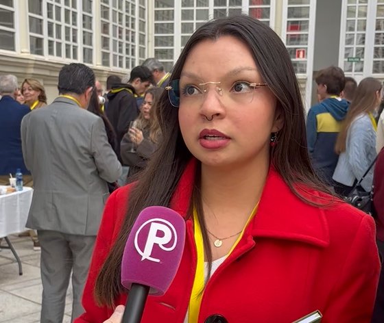 Estudiante de periodismo compartiendo sus deseos para el año 2026