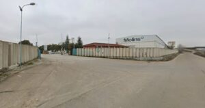 Entrada a la fábrica de Molins en Venta de Baños, Palencia.