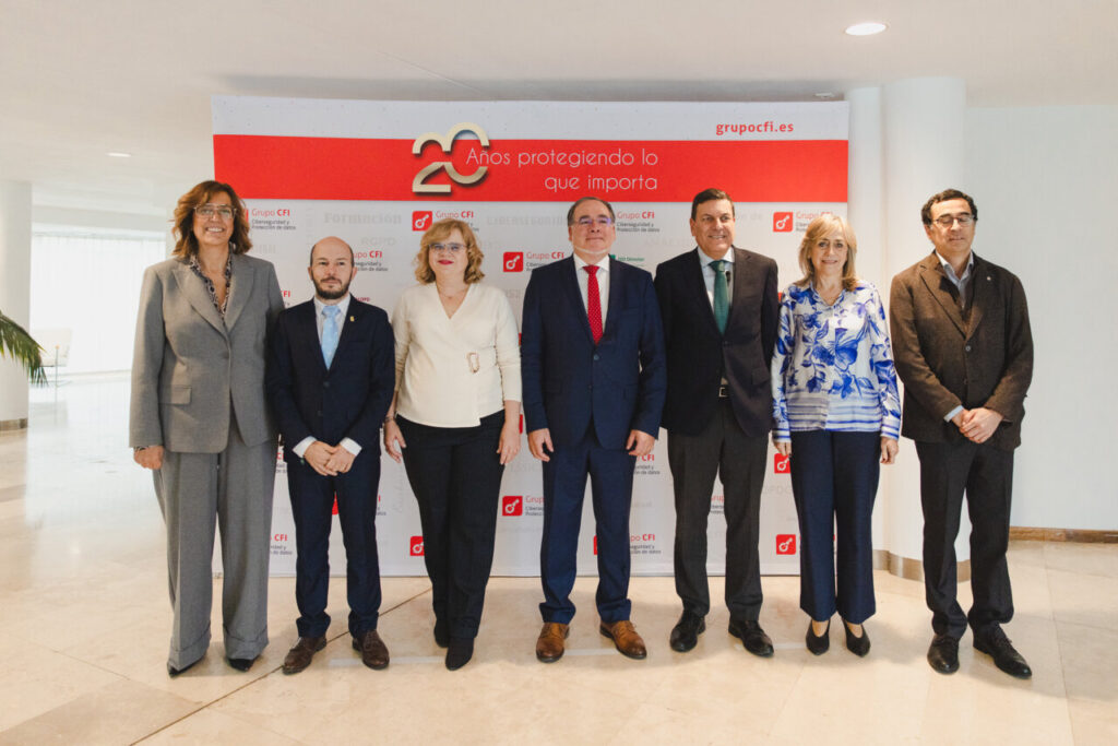 Grupo CFI celebra su vigésimo aniversario en un evento con autoridades.